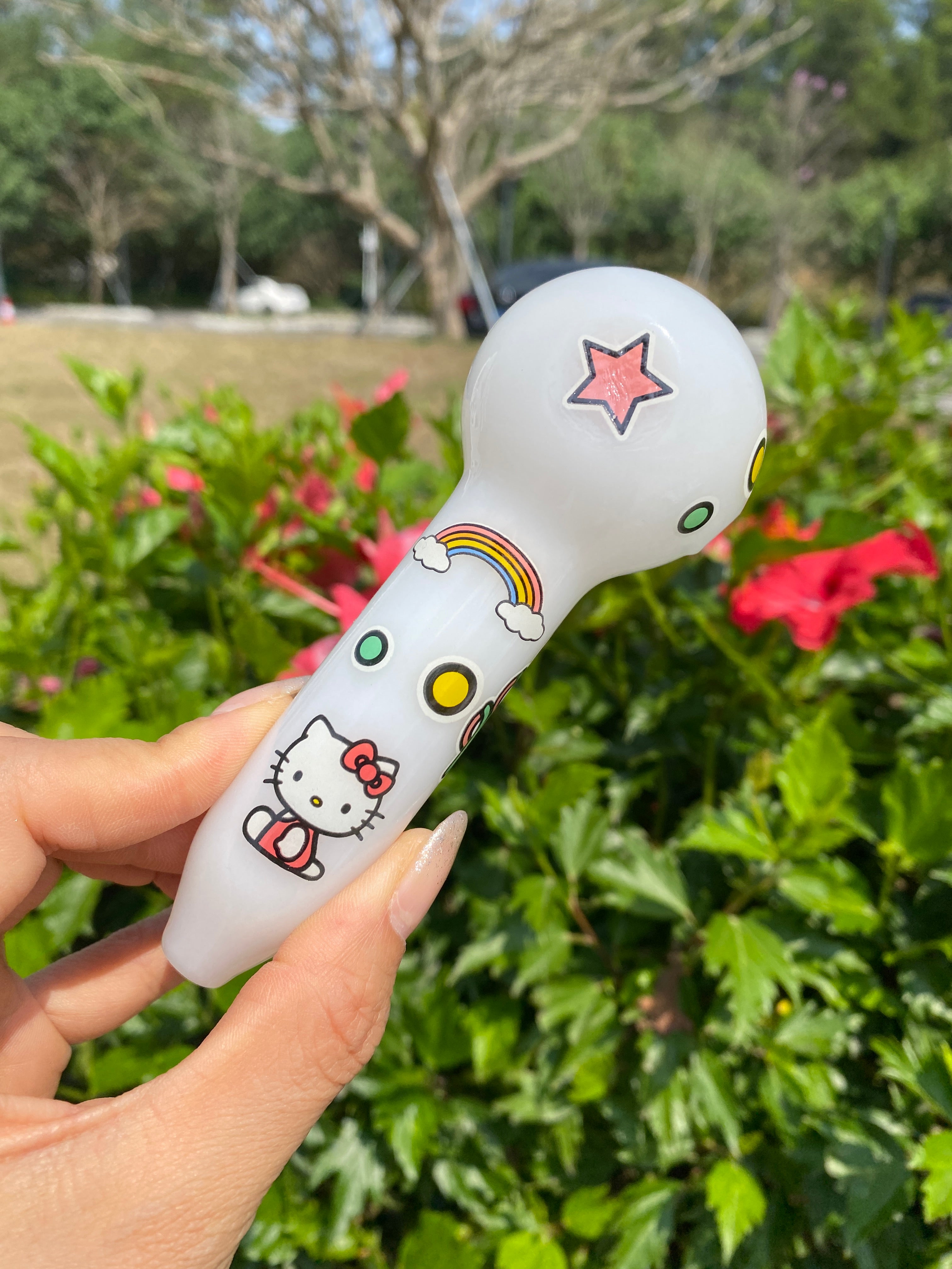 4" White Cute Glass Pipe - Croia Glass